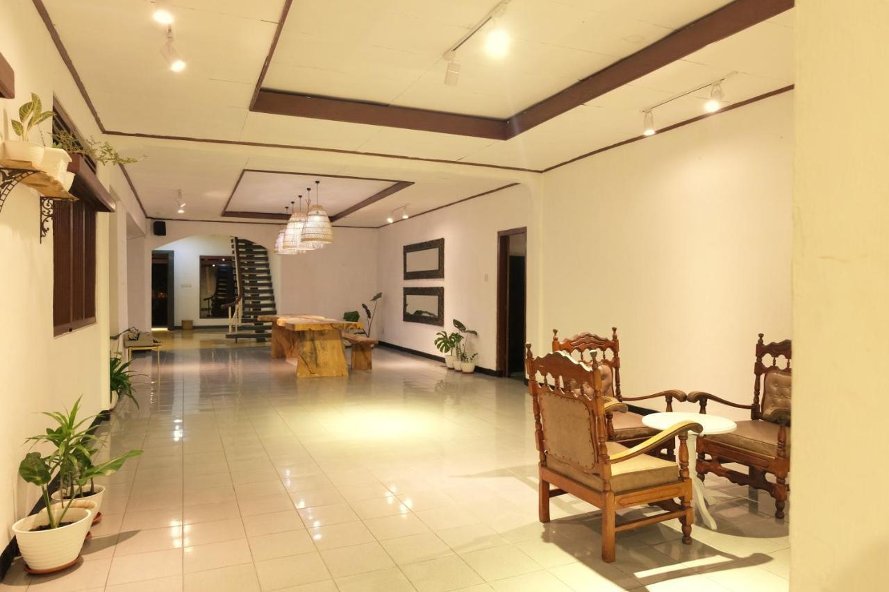 Rarem Bed & Breakfast Bandar Lampung Exterior foto